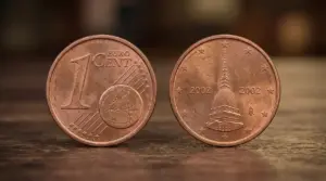 Moneta da 1 centesimo euro: fronte comune e retro con Mole Antonelliana, anno 2002